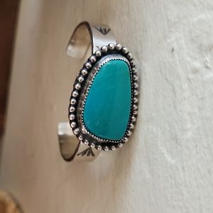 Stunning NWOT Native American Handmade Turquoise & Sterling Bracelet 💙